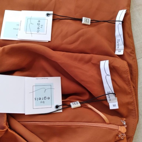 by Egreis 2 piece set. Heavy Satin material. Adjustable tie up crop top. NEW! - Picture 9 of 9